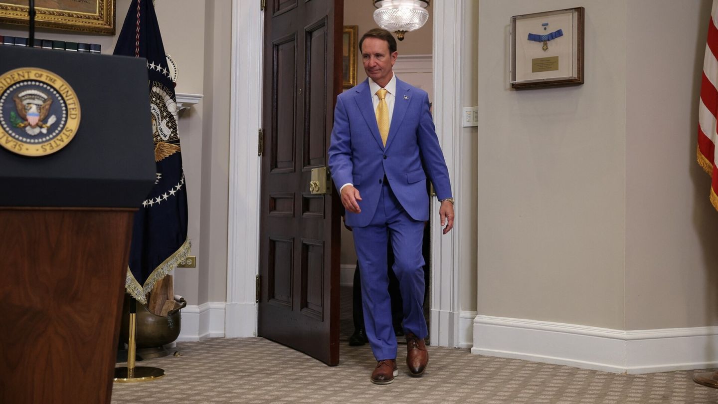 Grönlanti | Trump nimitti erityis­lähettilään, joka kertoi heti aikomuksesta liittää Grönlanti Yhdysvaltoihin