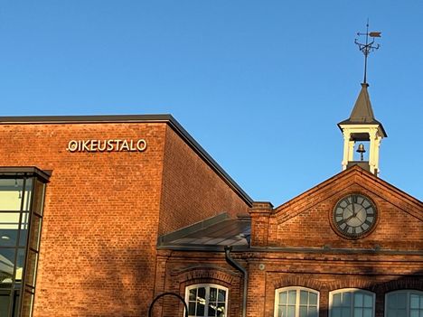 Syytteiden käsittely alkoi keskiviikkona Pirkanmaan käräjäoikeudessa.