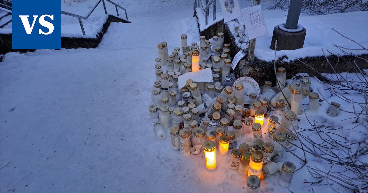 Valkeakosken Muistopaikalle Tuotiin Kymmeni Kynttil it Valkeakosken valkeakosken-muistopaikalle-tuotiin-kymmeni-kynttil-it-valkeakosken
