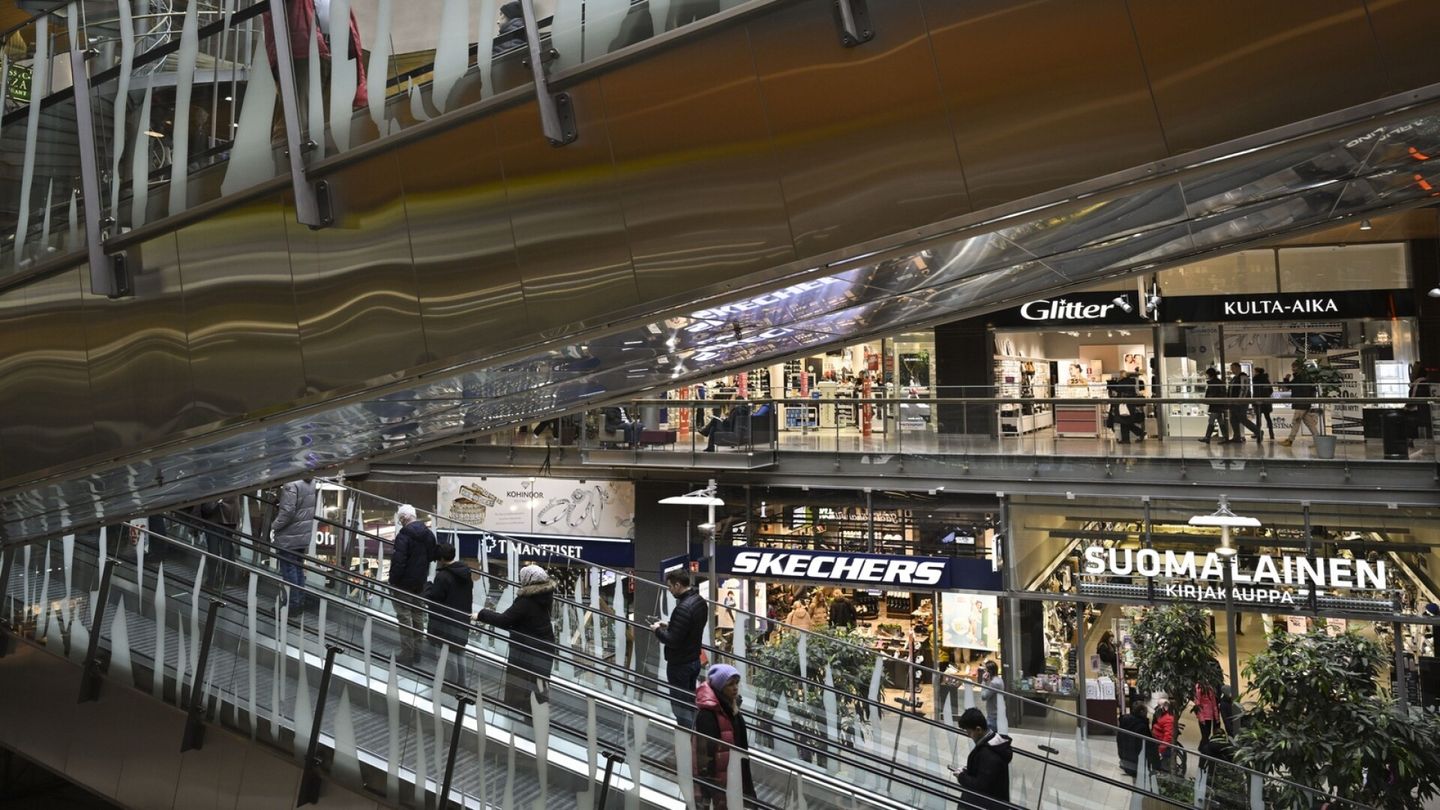 Suhdanne | Kuluttajien luottamus talouteen horjuu, elinkeino­elämä toiveikas