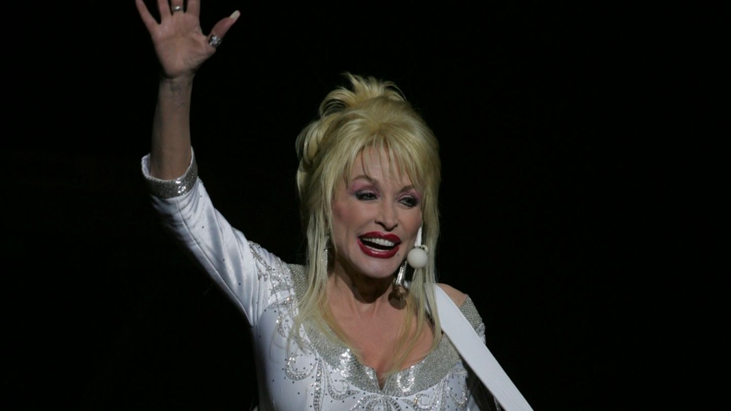 Dolly Parton | Country music caught in political battle, but Dolly Parton wanted to stay out of it