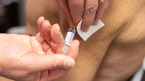 Influenssarokotusten kausirokotusten kattavuus on Terveyden ja hyvinvoinnin laitoksen mukaan tällä hetkellä Pirkanmaalla 25,2 prosenttia.