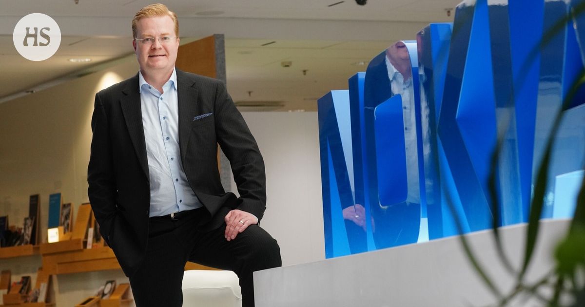 The head of Nokia’s mobile phone networks is leaving the company