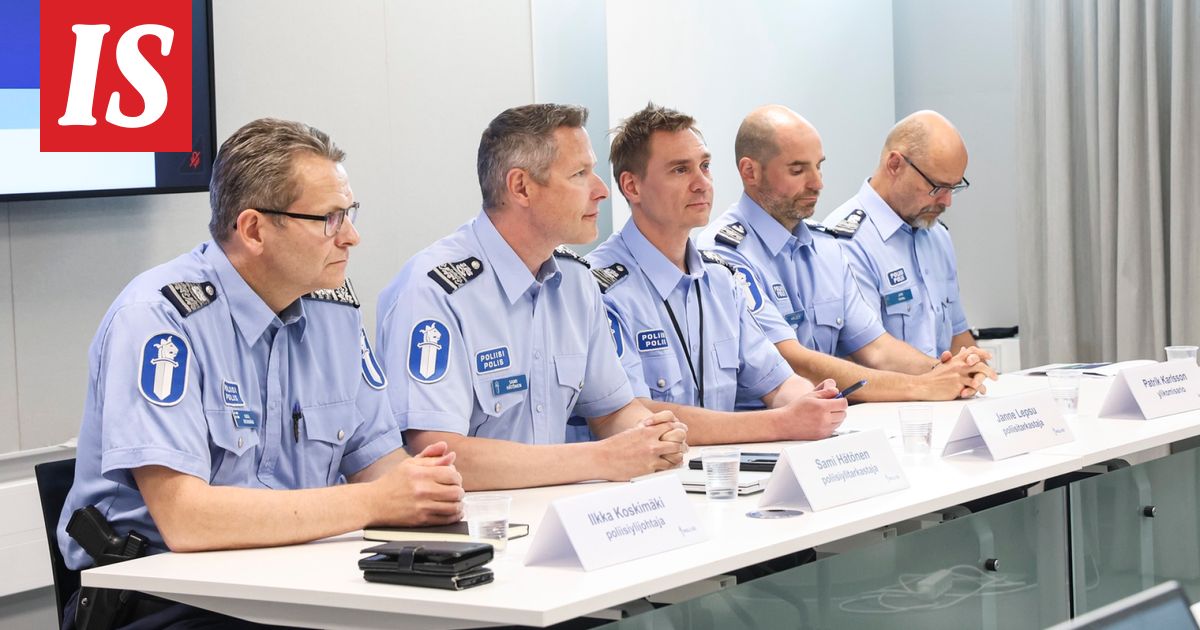 Suora lähetys noin kello 13: Poliisi avautuu kuohuttavista a