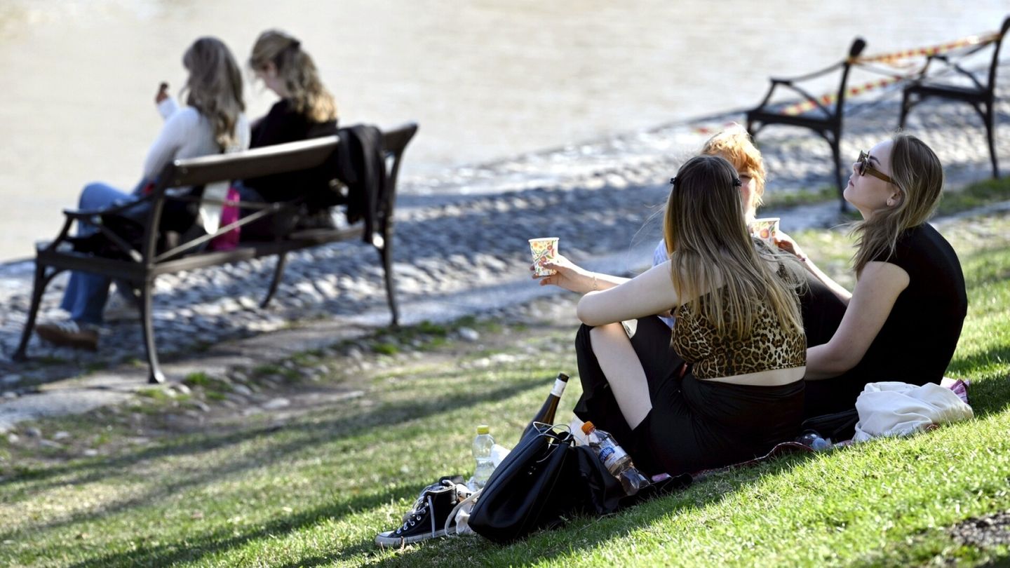 April was even exceptionally warm