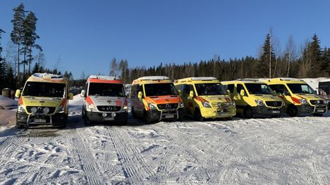 Suomesta kohti Ukrainaa lähtee tällä viikolla kuusi ambulanssia, joiden hankintaan Suomessa on osallistunut useampi hyväntekeväisyysjärjestö. Perillä Ukrainassa ambulanssit lahjoitetaan vapaaehtoisten lääkäreiden käyttöön Dobrobut-säätiön kautta. 