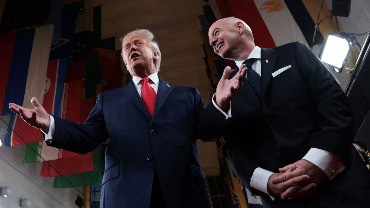Soccer: Trump and Infantino praise each other