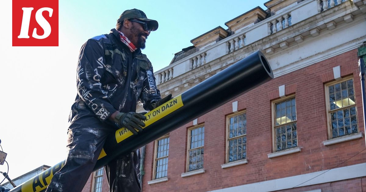 Nyrkkeilyn supertähdeltä mauton temppu: ”Hänen aivonsa ovat vahingoittuneet”