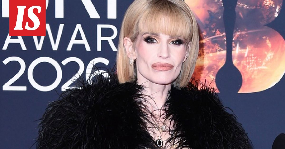 Väitteet: Kelly Osbourne erosi kihlatustaan