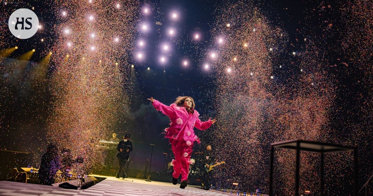 “Girlhood built all of this”, stated Ellinoora at her 10th anniversary concert