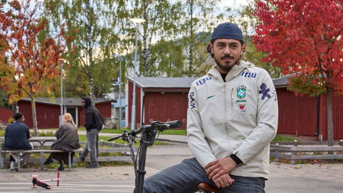 HS Taalainmaalla | Saimme vihaisen vastaan­oton maahan­muuttaja­lähiössä, jossa Ruotsin vaali­skandaalia pidetään keksittynä