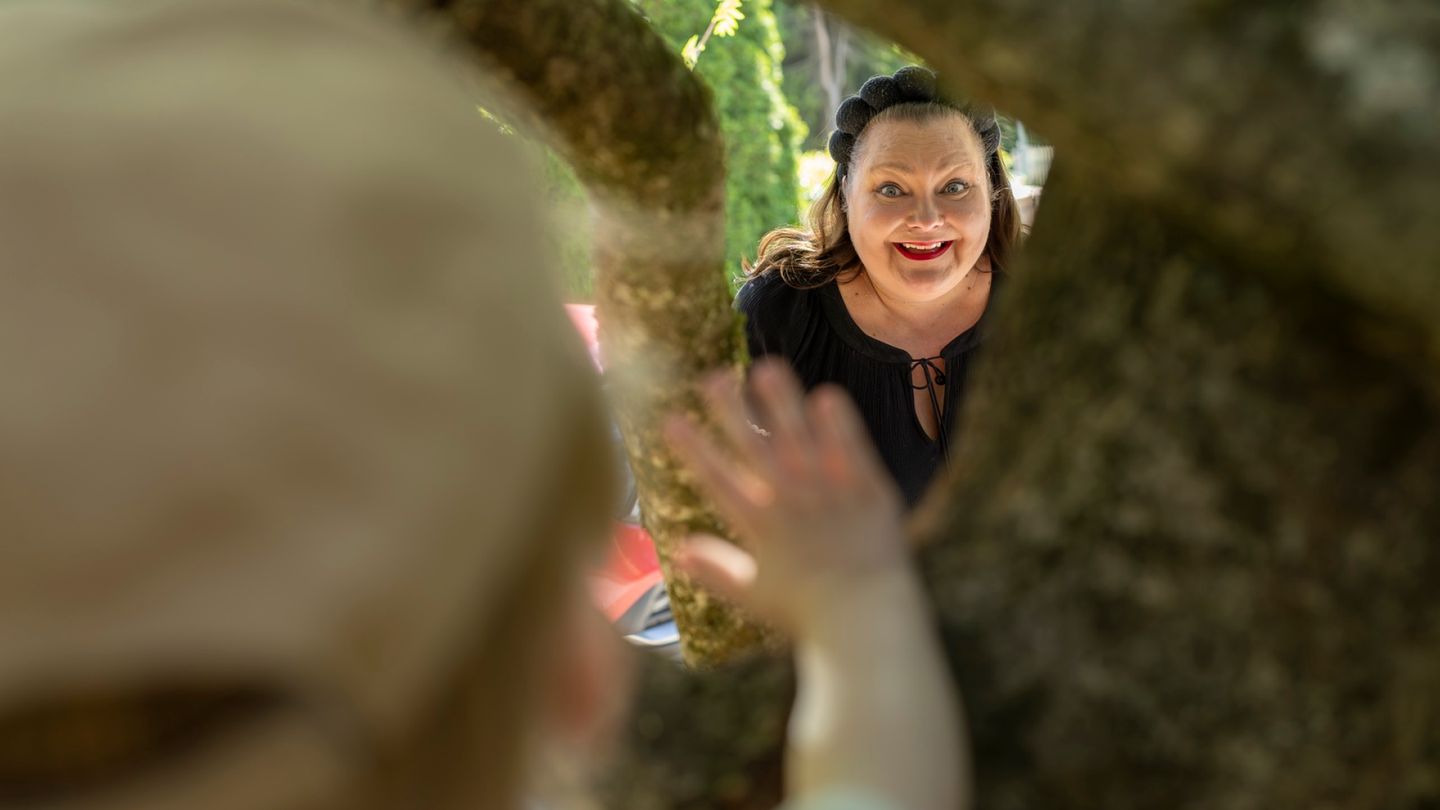 Finnish MP Suna Kymäläinen's Family Life: A Grandmother's Support