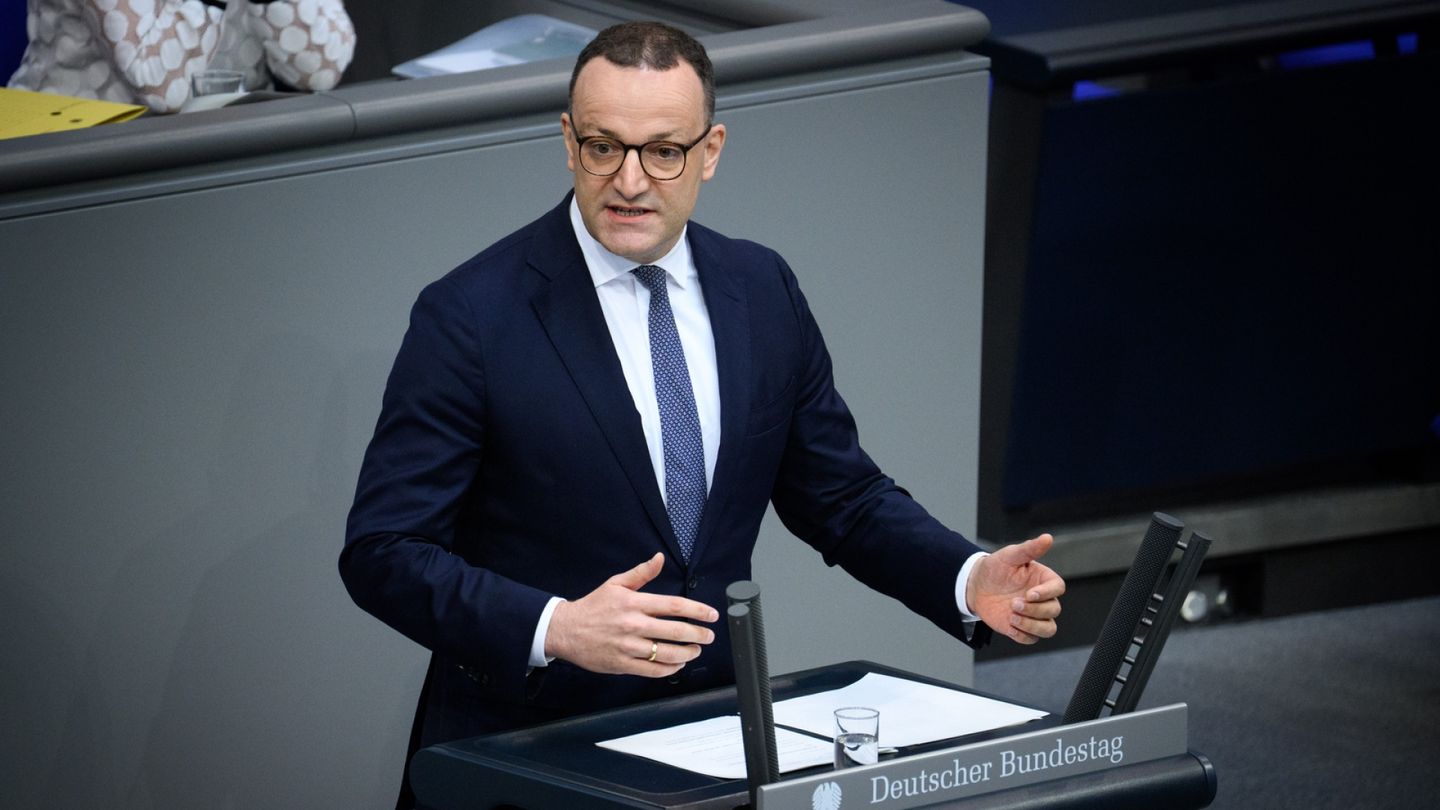 German politician faces calls for resignation over surrogacy in US
