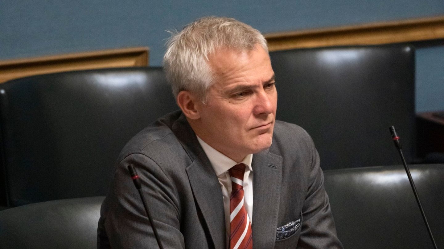 Kielipolitiikka | Opetusministeri vastaa Keskisarjan puheisiin: Emme voi rangaista englanninkielisiä oppilaitoksia