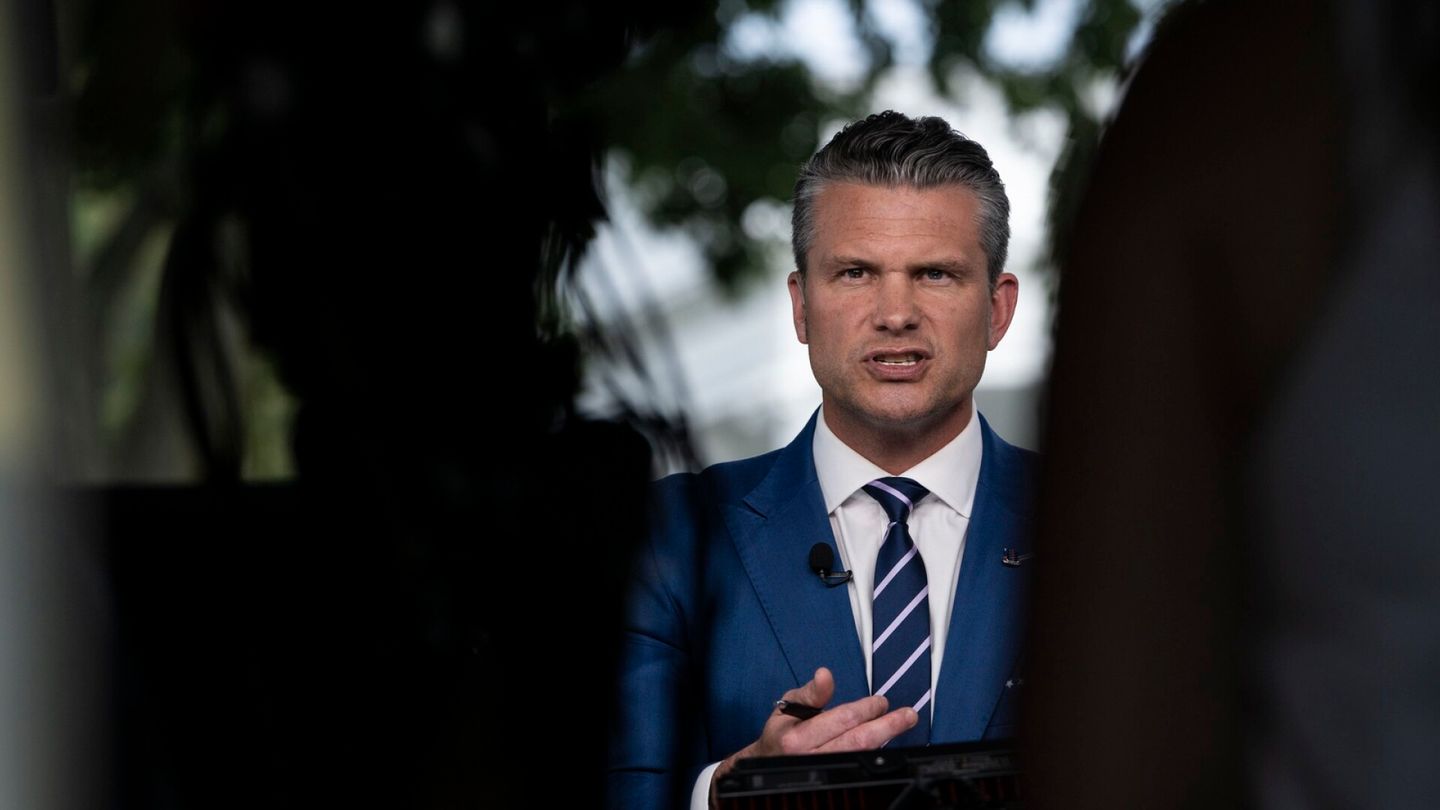 Yhdysvallat | Puolustusministeri Hegseth jakoi videon, jossa haikaillaan naisten äänioikeuden poistoa