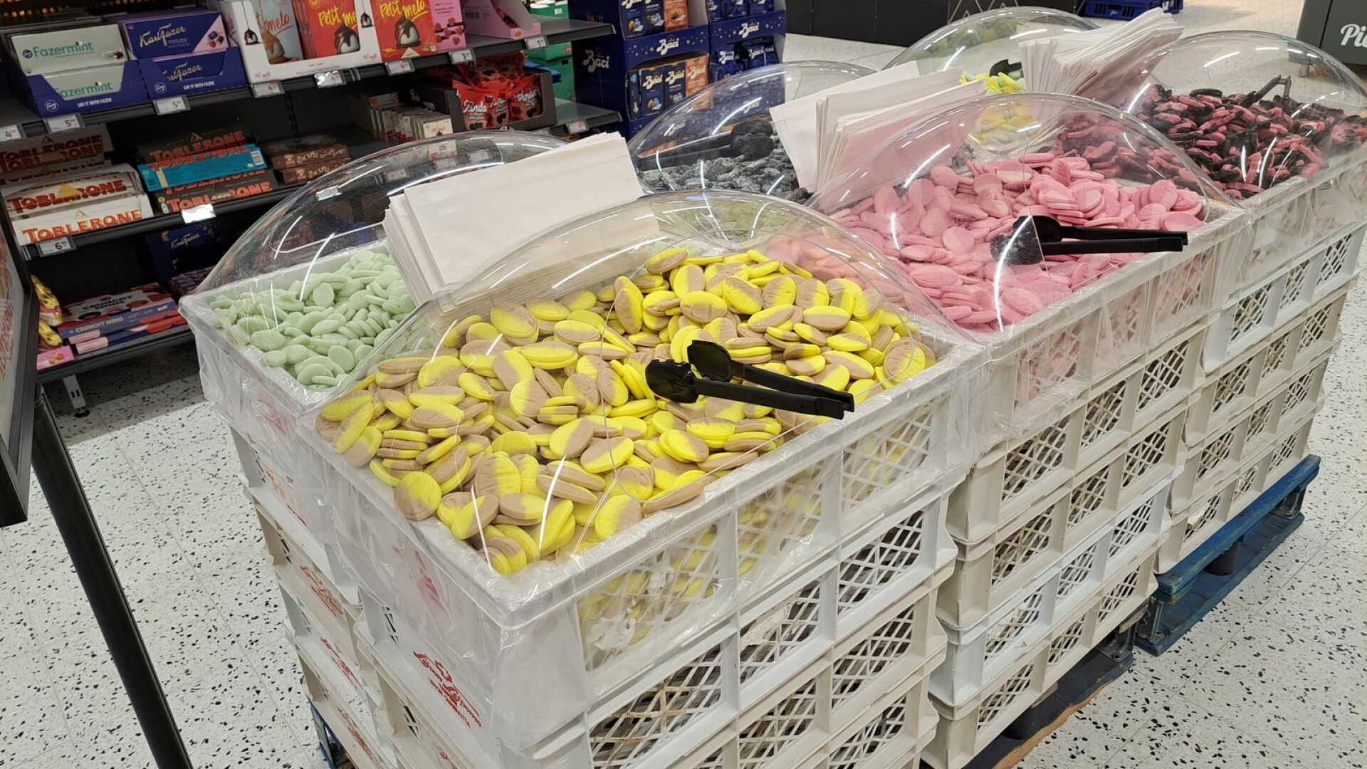 https://images.sanoma-sndp.fi/76bc62f4db36b0d27d82c4693466be7b/normal/1920.EXT