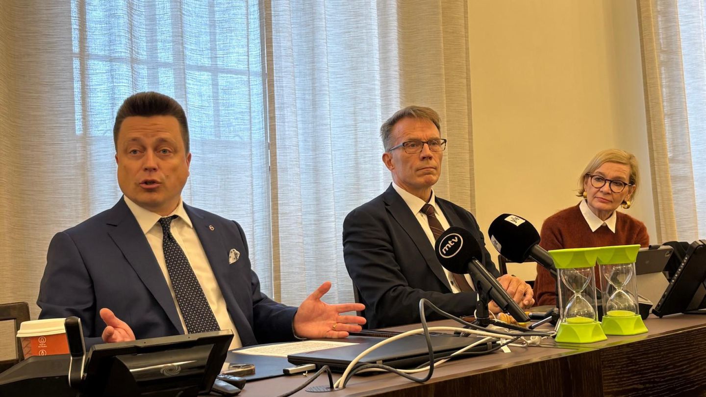 Kokoomus esittää tiukkoja maahanmuuttolinjauksia – eriävä mielipide jätettiin