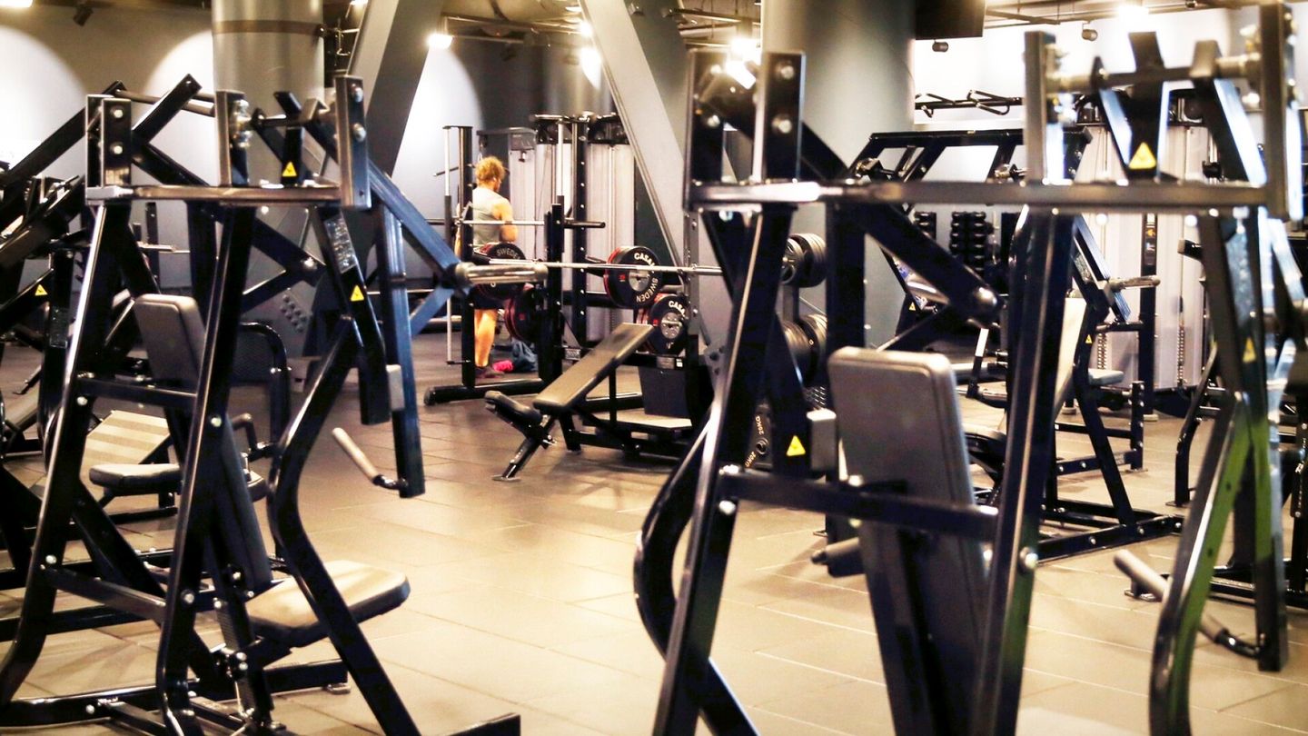 Fitness Center Elixia requires pictures of all its clients or gym doors close