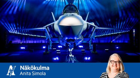 Suomen ensimmäinen F-35-hävittäjä esiteltiin Yhdysvalloissa Texasissa tiistaina.