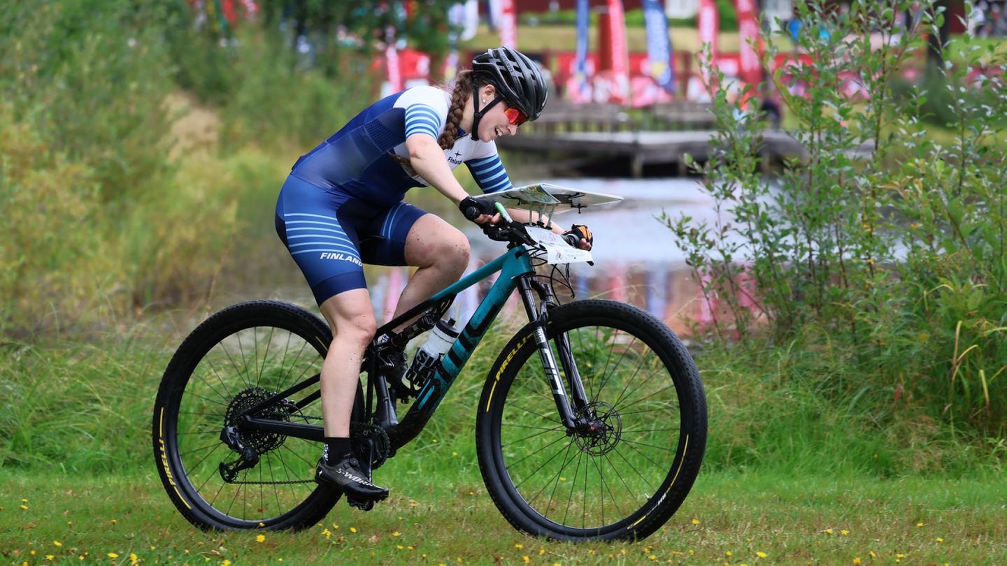 Finnish athletes win gold medals at orienteering world championships