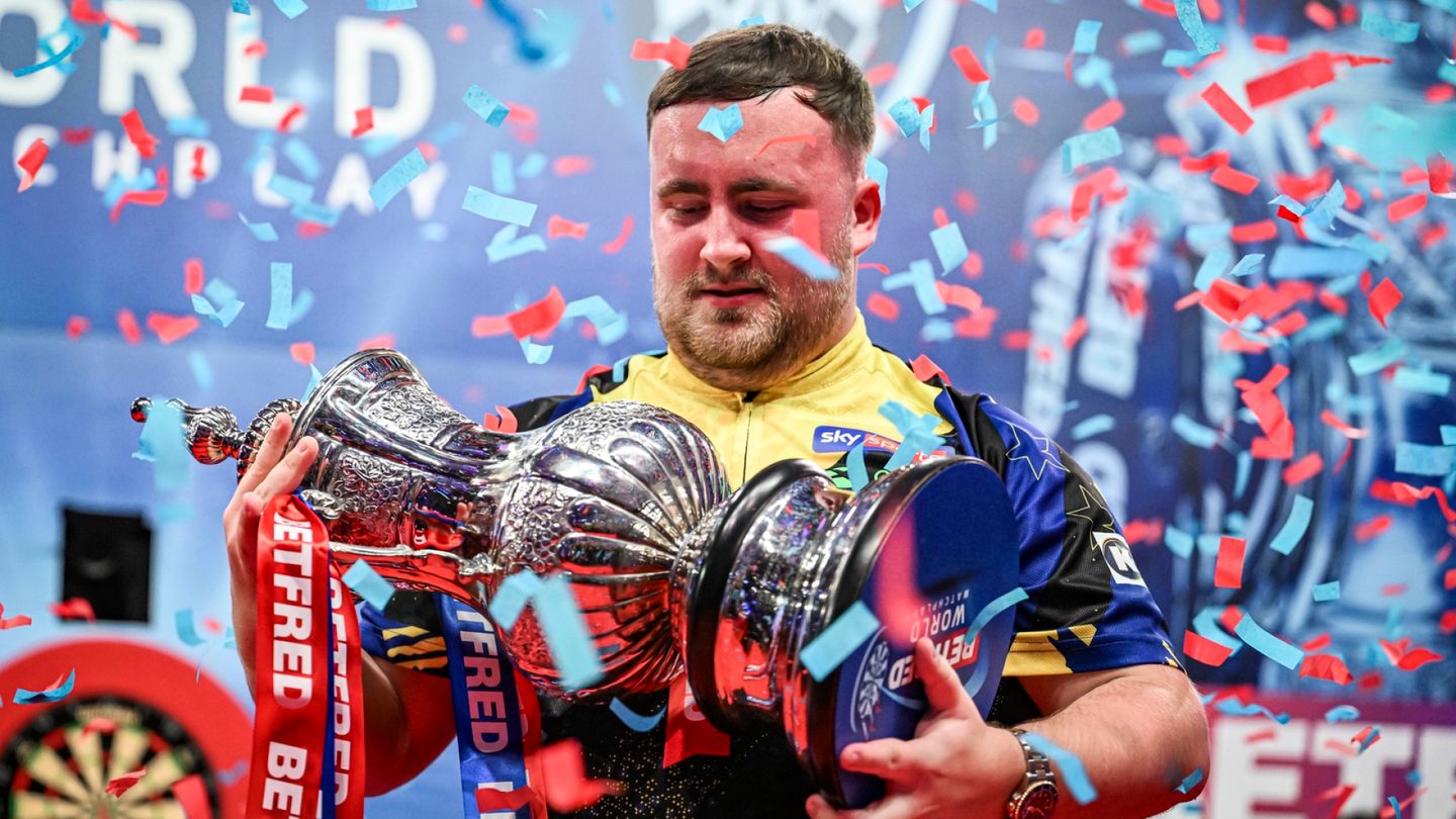 Luke Littler breaks darts prize money record at 19, with his momentum only accelerating