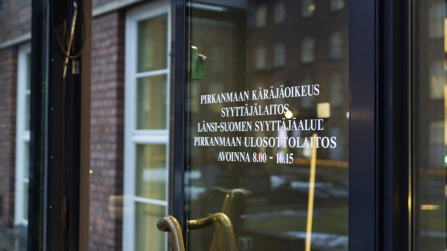 A 45-year-old man is accused of sending false bombs to party offices, trial begins