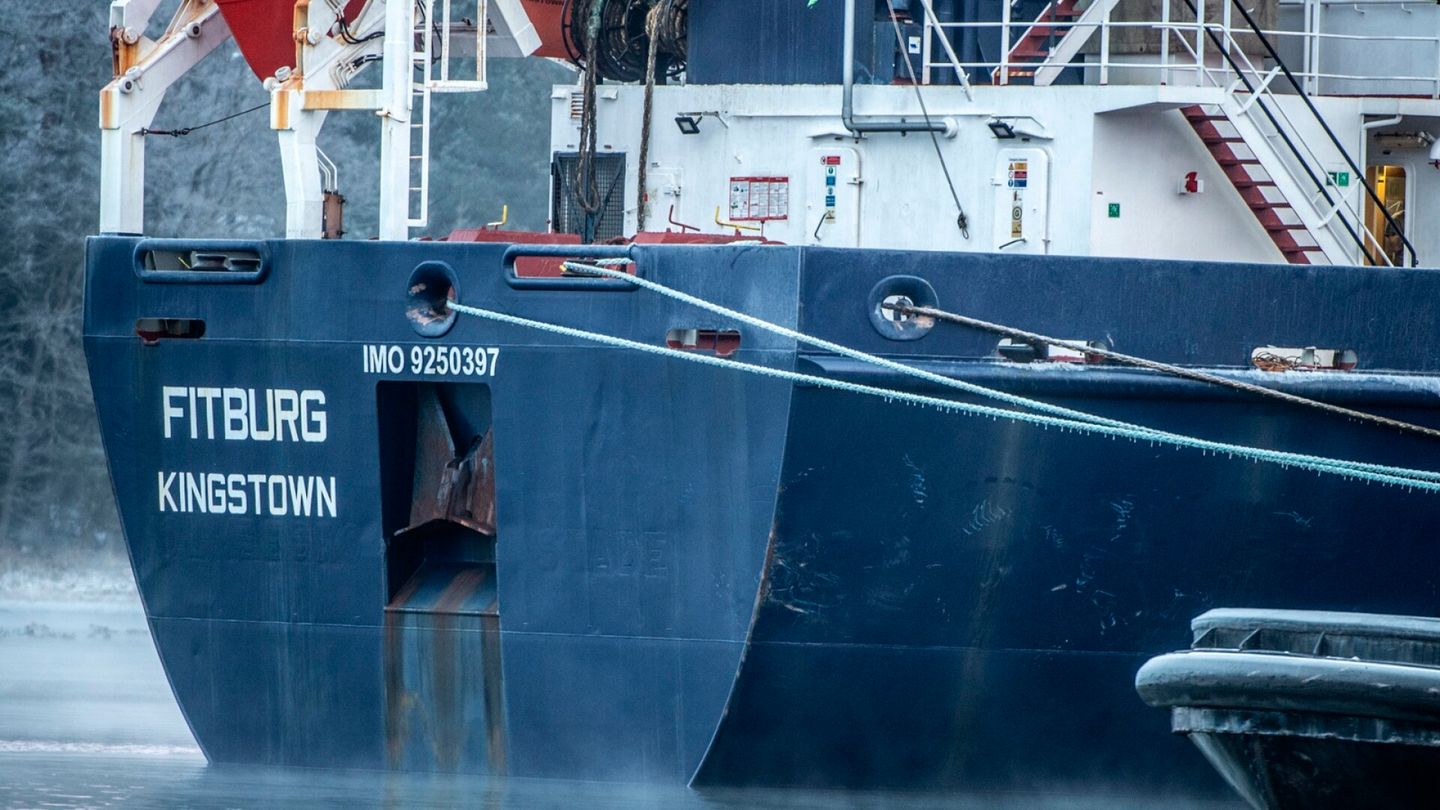 Finsko sodišče odločalo o priporu za člana posadke tovorne ladje Fitburg