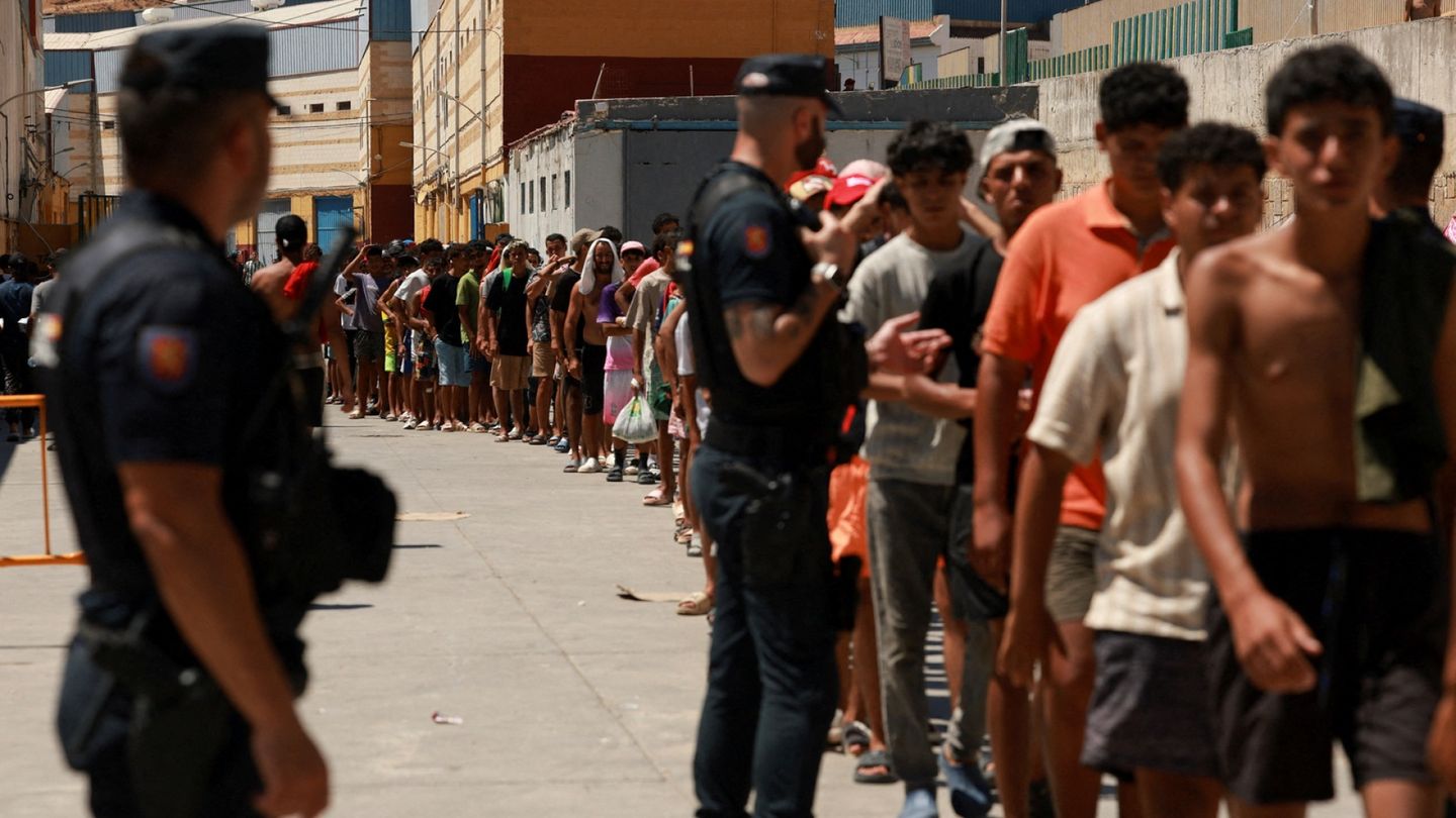Italy calls Spain's border checks 'unacceptable' amid Ceuta crisis