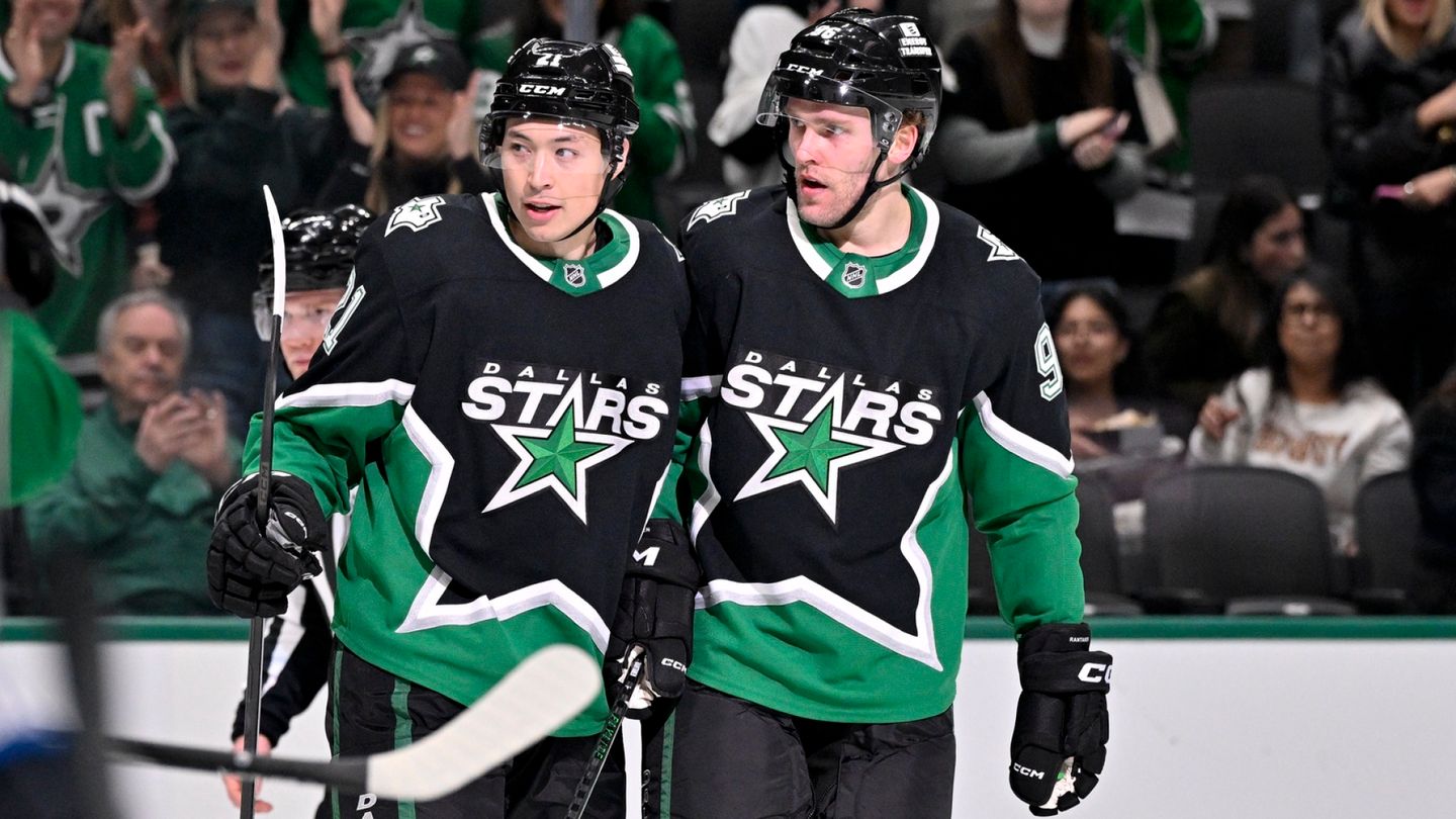Ice Hockey | Dallas Star Jason Robertson continues with the team
