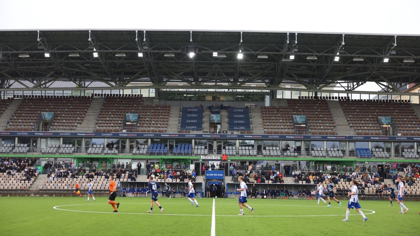 Helsingissä käynnissä irvokas farssi