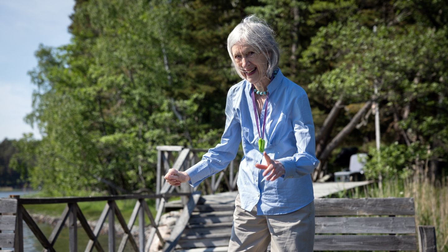 Midsummer: Diana Kaley lives at a villa in Inkoo as if it were the early 1900s