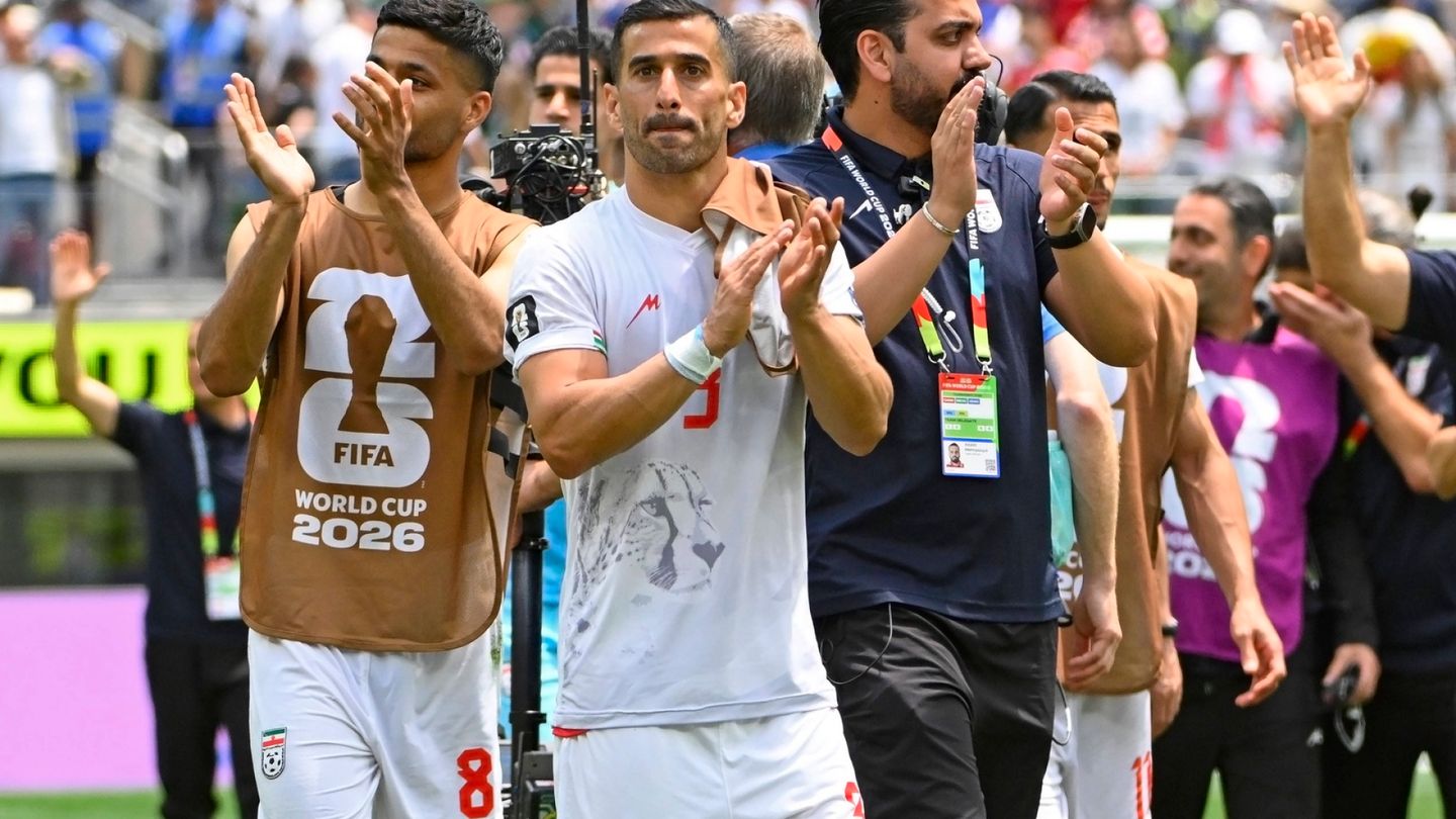 Pride-ottelu kuohuttaa – näin Iranin valmentaja kommentoi