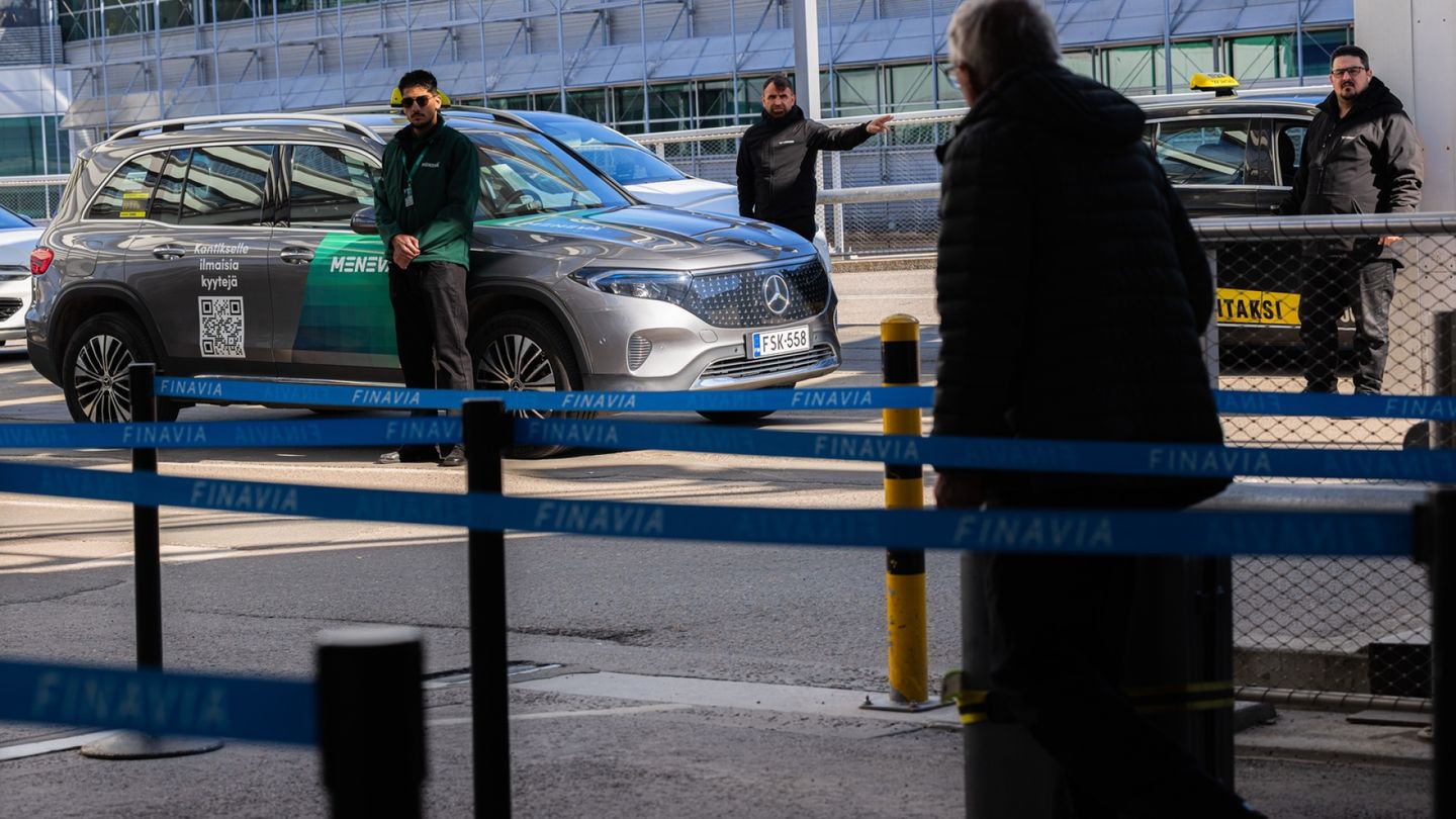 Helsinki-Vantaa Airport: Taxi Drivers' Behavior Curtailed, But a 'Sneaky' Signaling Tactic Now in Use in the Queue