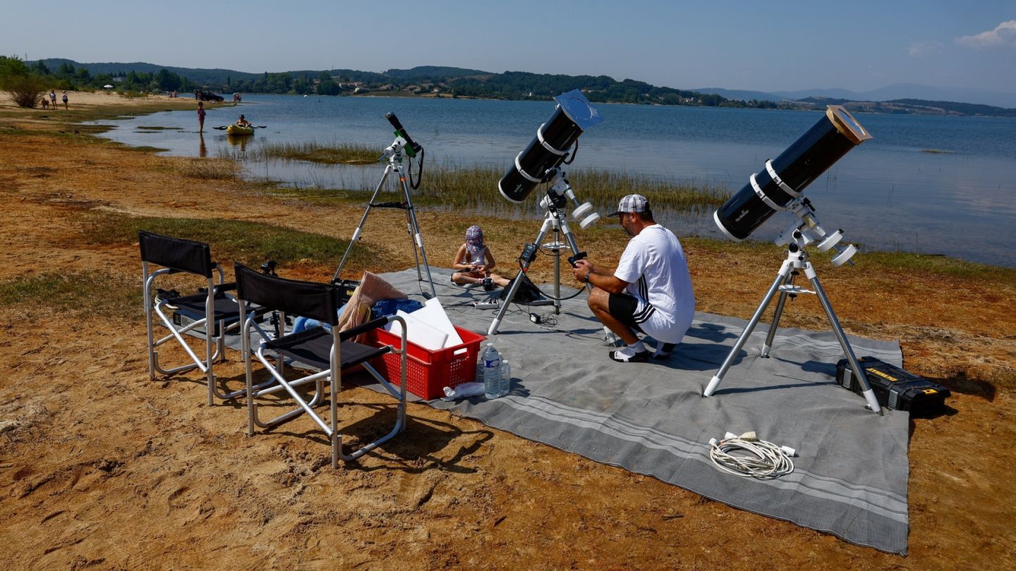Total solar eclipse visible across Europe, live broadcast underway