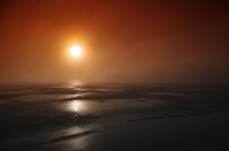 6.2.2025, aurinkoinen ja sumuinen iltapäivä.