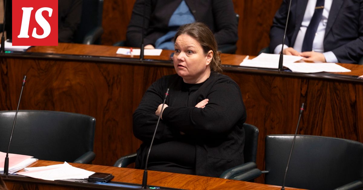 Yllätyskäänne Krista Kiurun johtaman valiokunnan esityksessä