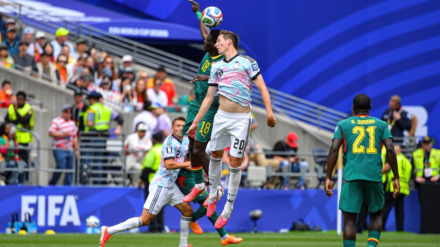 Former soccer players show higher rates of mental health issues, brain differences in study