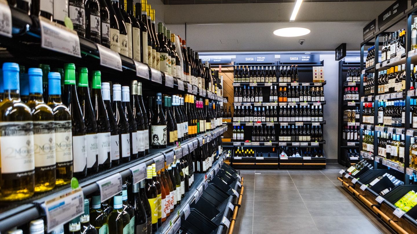 Finland approves alcohol law reform, allowing home delivery and potential Sunday sales