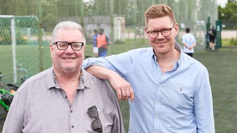 Vanhemmat muuttivat erilleen vuonna 1987 Antin ollessa neljän vanha.
