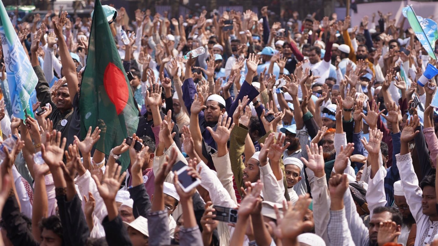 Islamist gains threaten Bangladeshi women