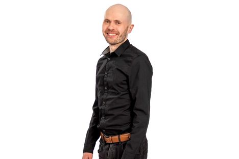 Mikko toivoo puolisoltaan kykyä spontaaniuteen ja heittäytymiseen.