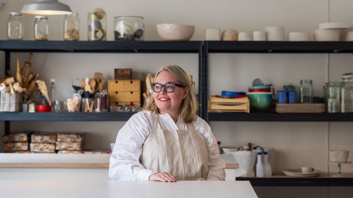 Emma Alftan's Ceramic Trilogy Begins with a Feel-Good Novel