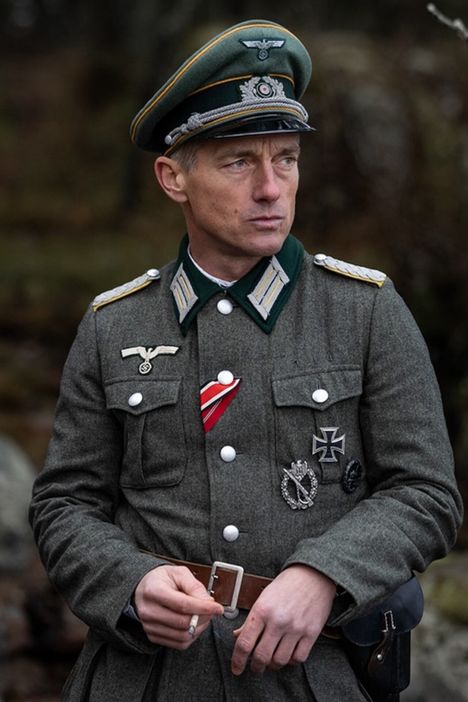 Majuri Duisbergiä näyttelee saksalaistähti Volker Bruch.
