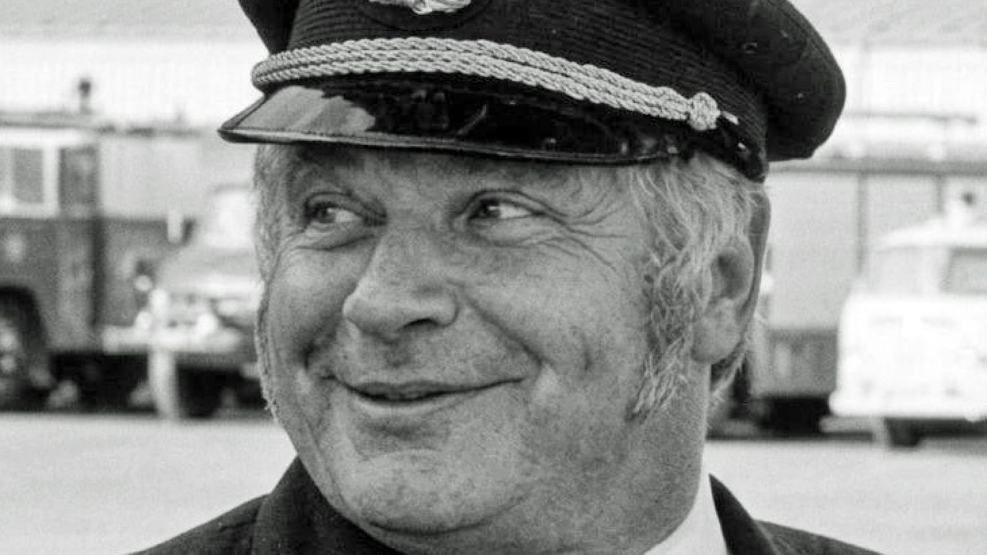 Muistokirjoitus | Lentokapteeni ja lennonopettaja