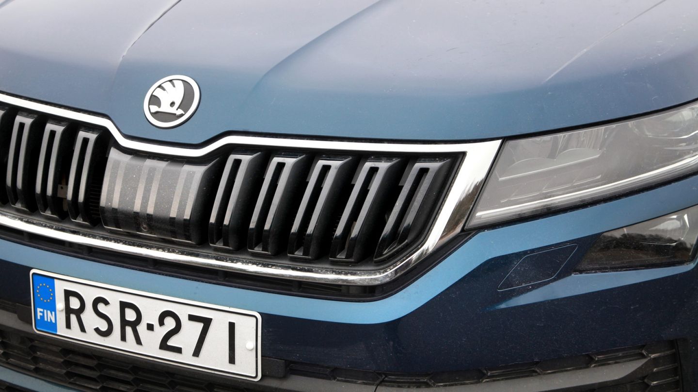 Suosituissa Skoda-malleissa havaittiin vaarallinen vika – koskee Suomessa yli 26 000:ta autoa