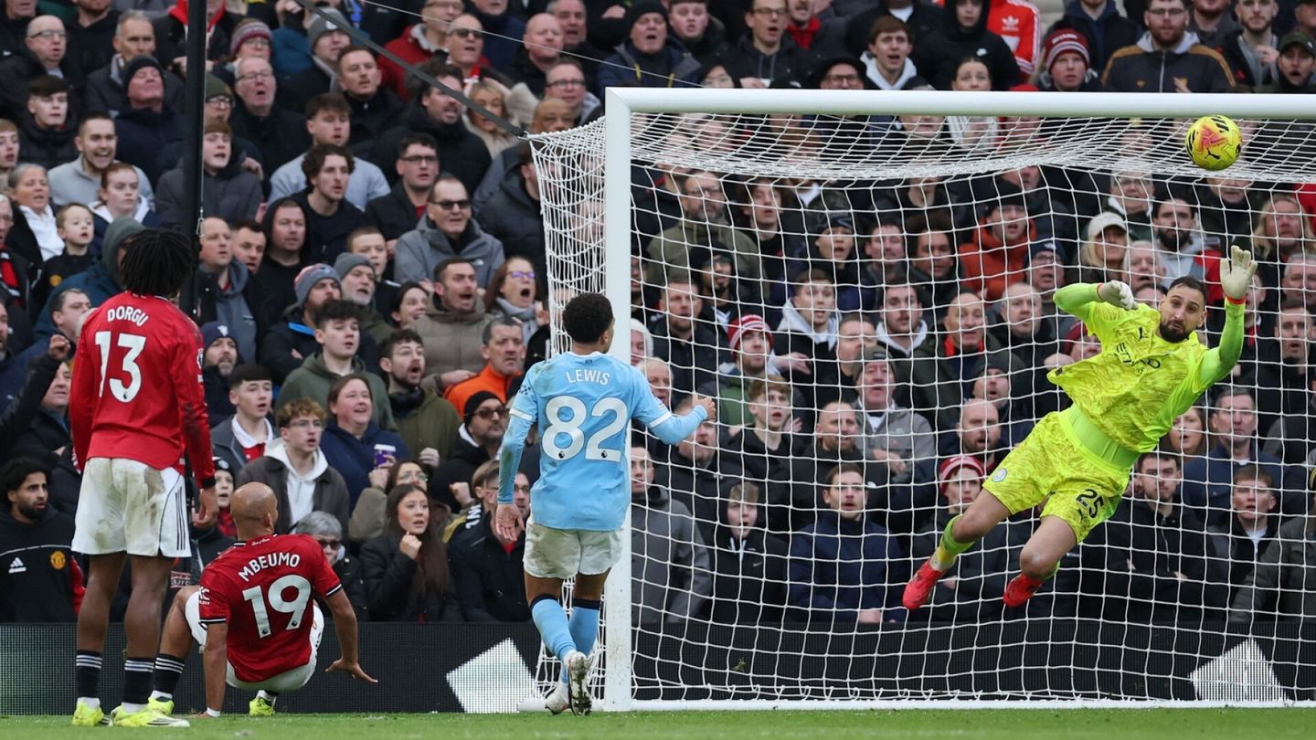 Jalkapallo | Manchester United tyrmäsi Cityn paikallisottelussa