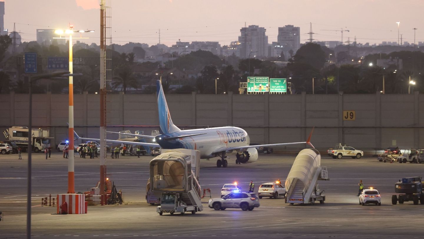 Air Traffic | Suspect: Hijacker attempted to crash a Flydubai plane at Israel's largest airport