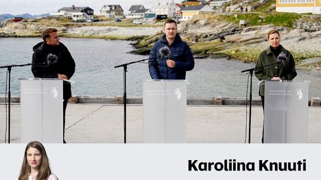 Ranskan presidentti Emmanuel Macron (vas.), Grönlannin pääministeri Jens-Frederik Nielsen ja Tanskan pääministeri Mette Frederiksen Nuukissa Grönlannissa sunnuntaina.