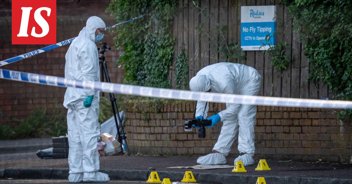 Belfastin veitsi-isku järkyttää Britanniassa