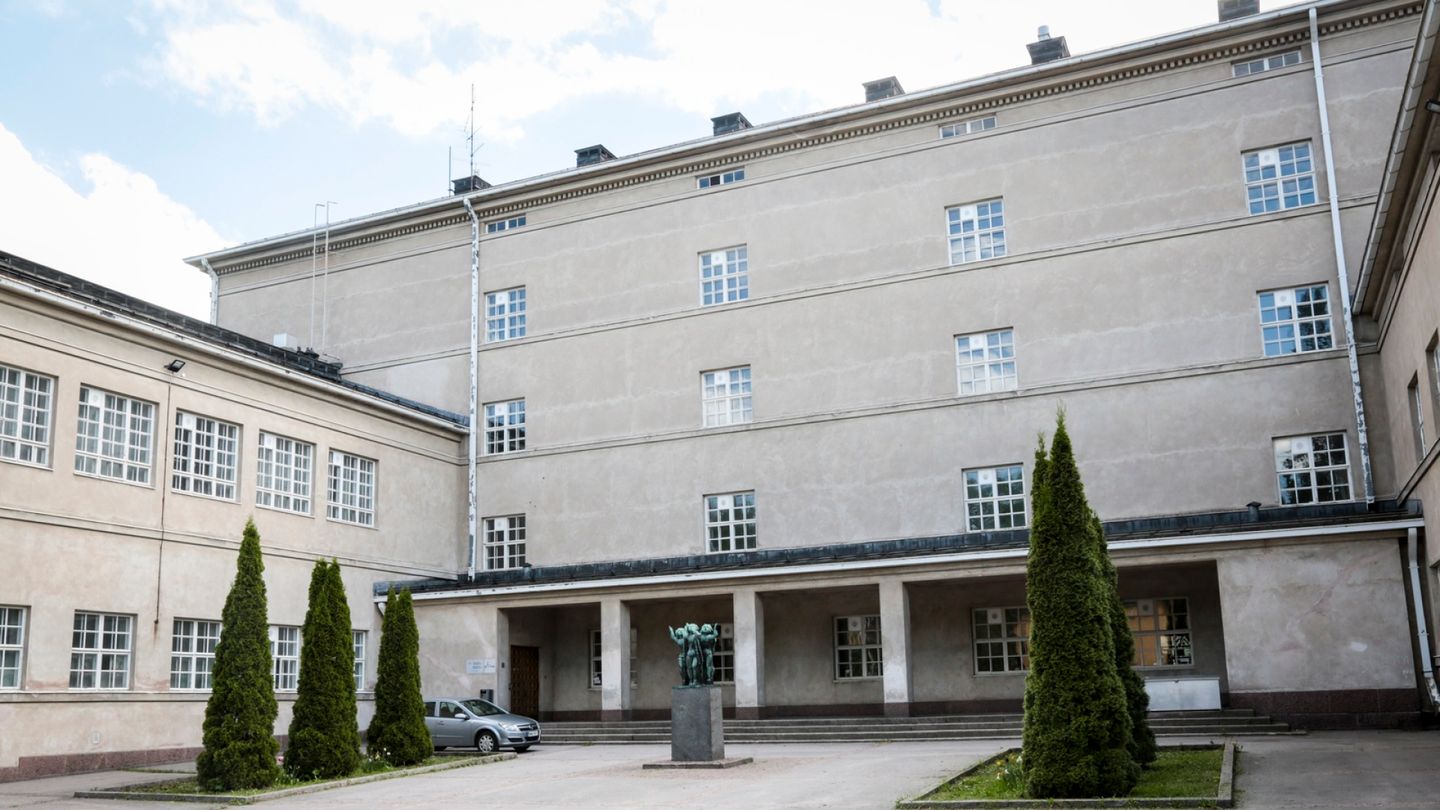 Schools: Käpylä primary school parents in Helsinki begin fight against mobile phones